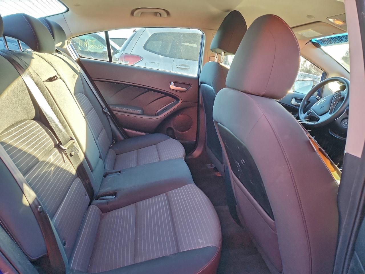 2017 KIA FORTE LX photo 10