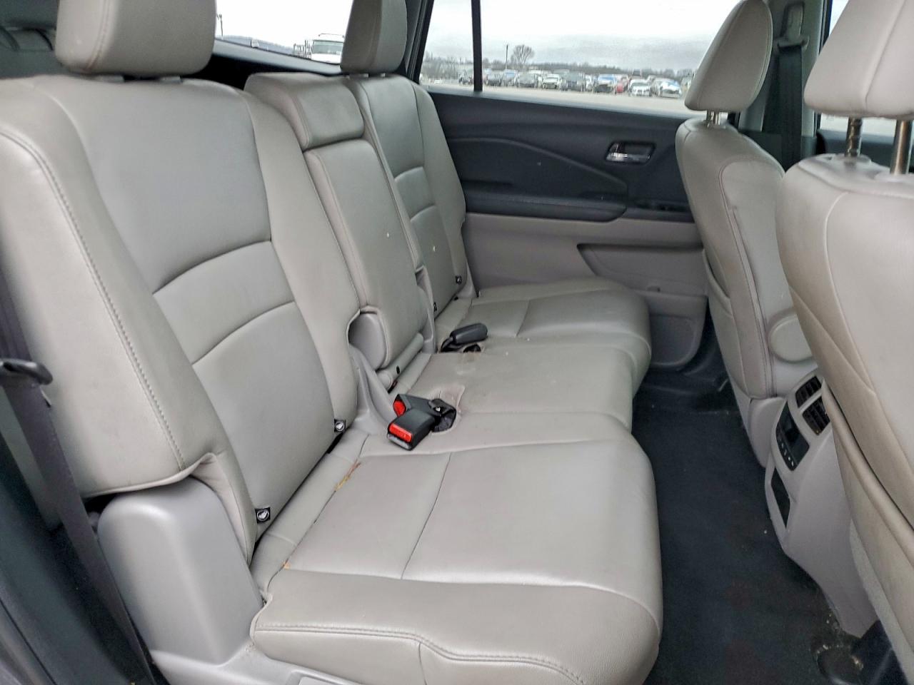 2016 HONDA PILOT EXL photo 11