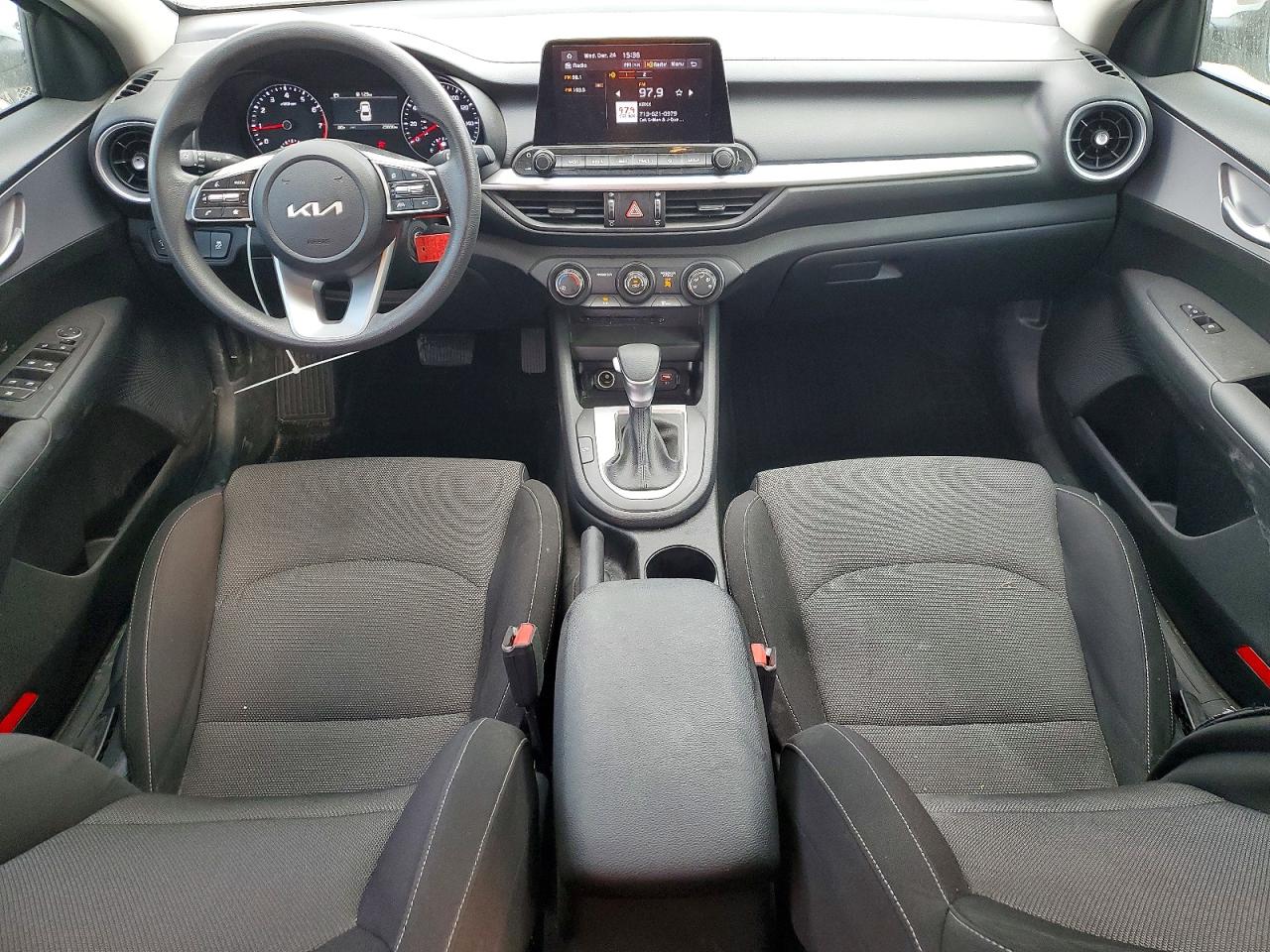 2024 KIA FORTE LX photo 8