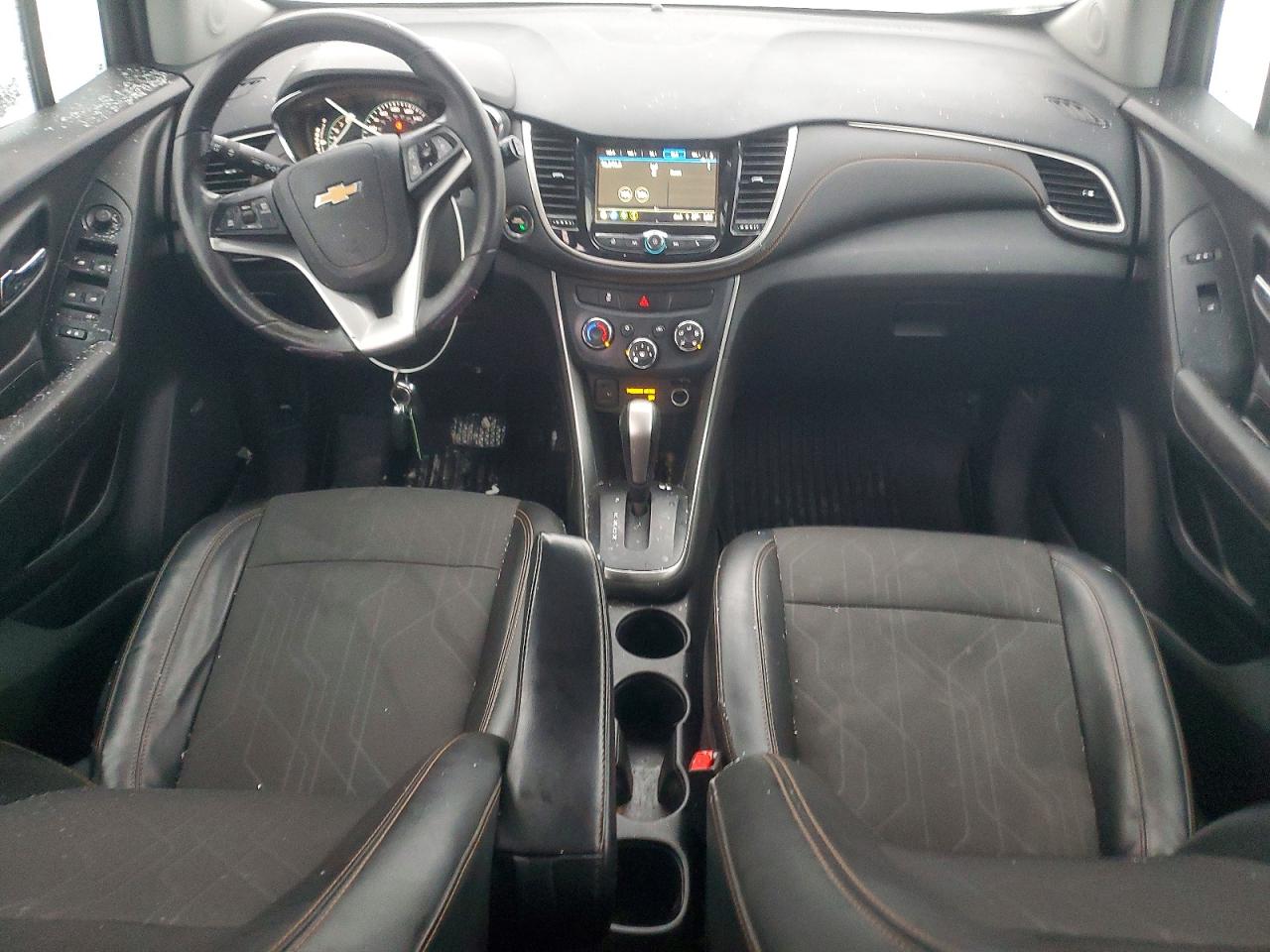 2018 CHEVROLET TRAX 1LT photo 8