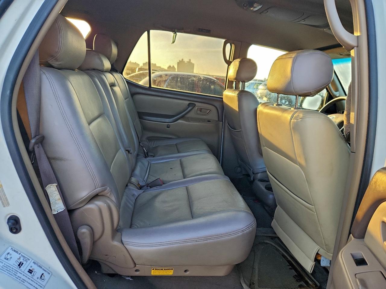 2004 TOYOTA SEQUOIA SR5 photo 11
