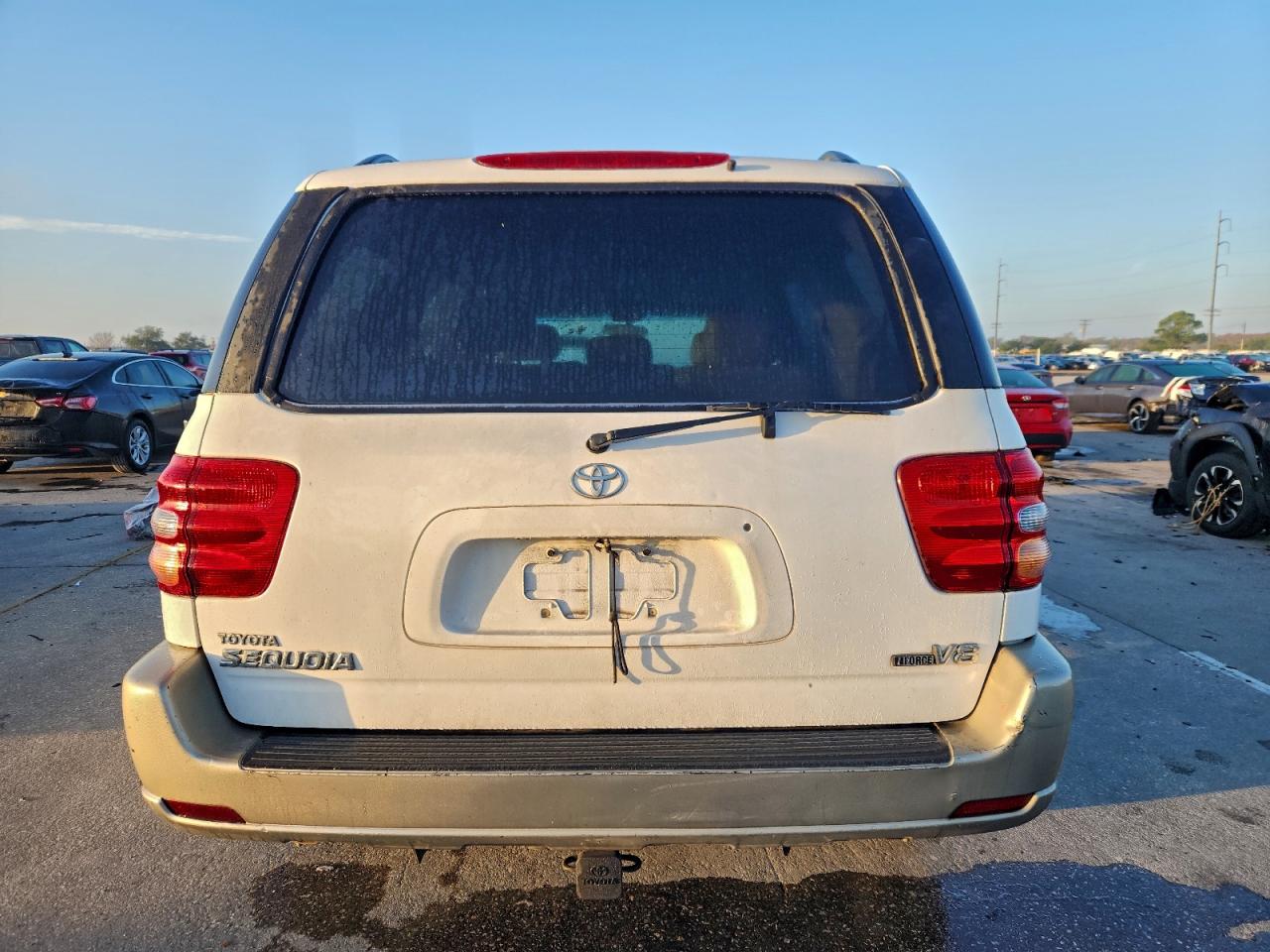 2004 TOYOTA SEQUOIA SR5 photo 6