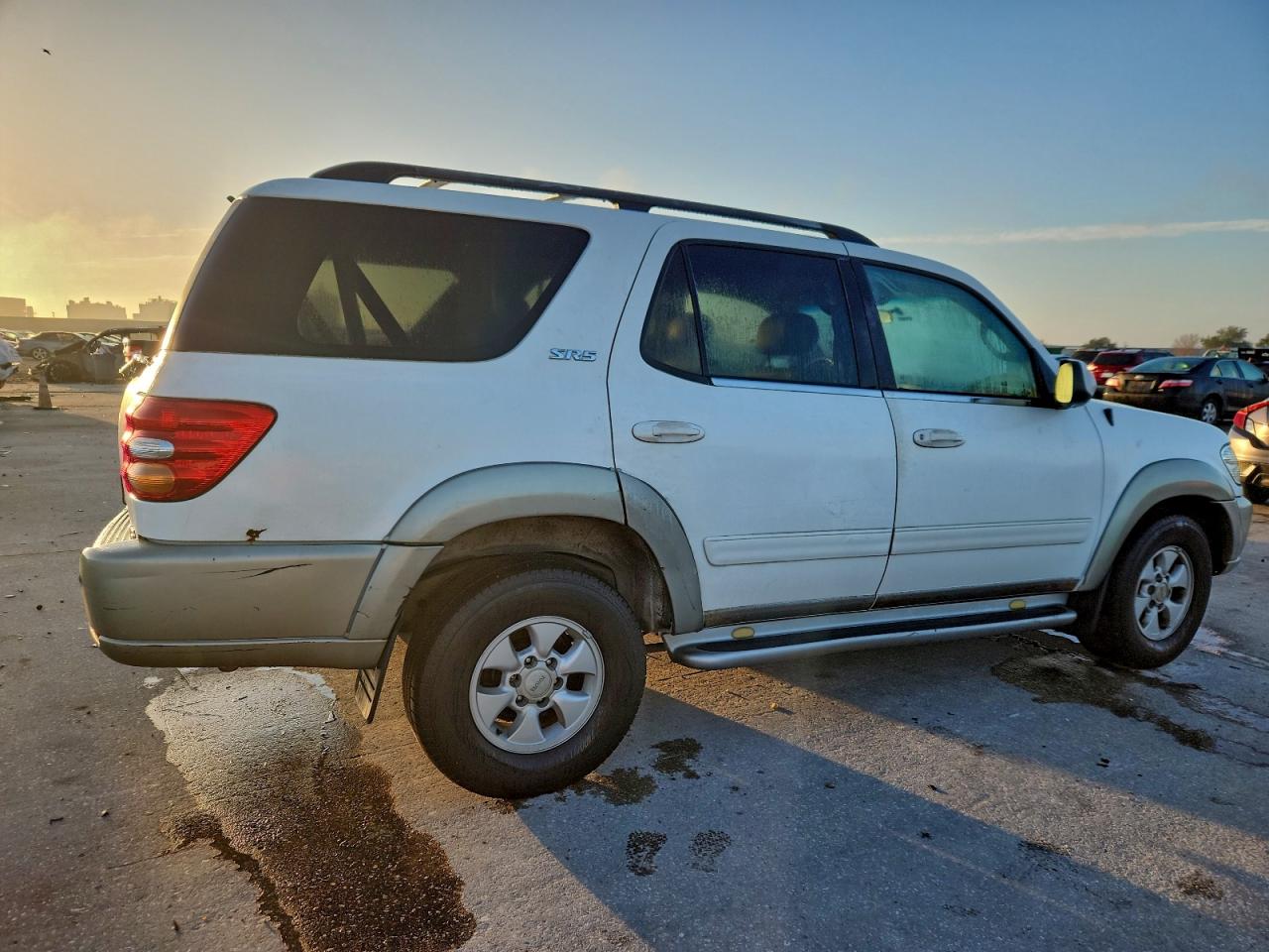2004 TOYOTA SEQUOIA SR5 photo 3