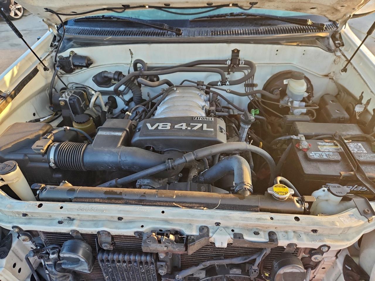 2004 TOYOTA SEQUOIA SR5 photo 12