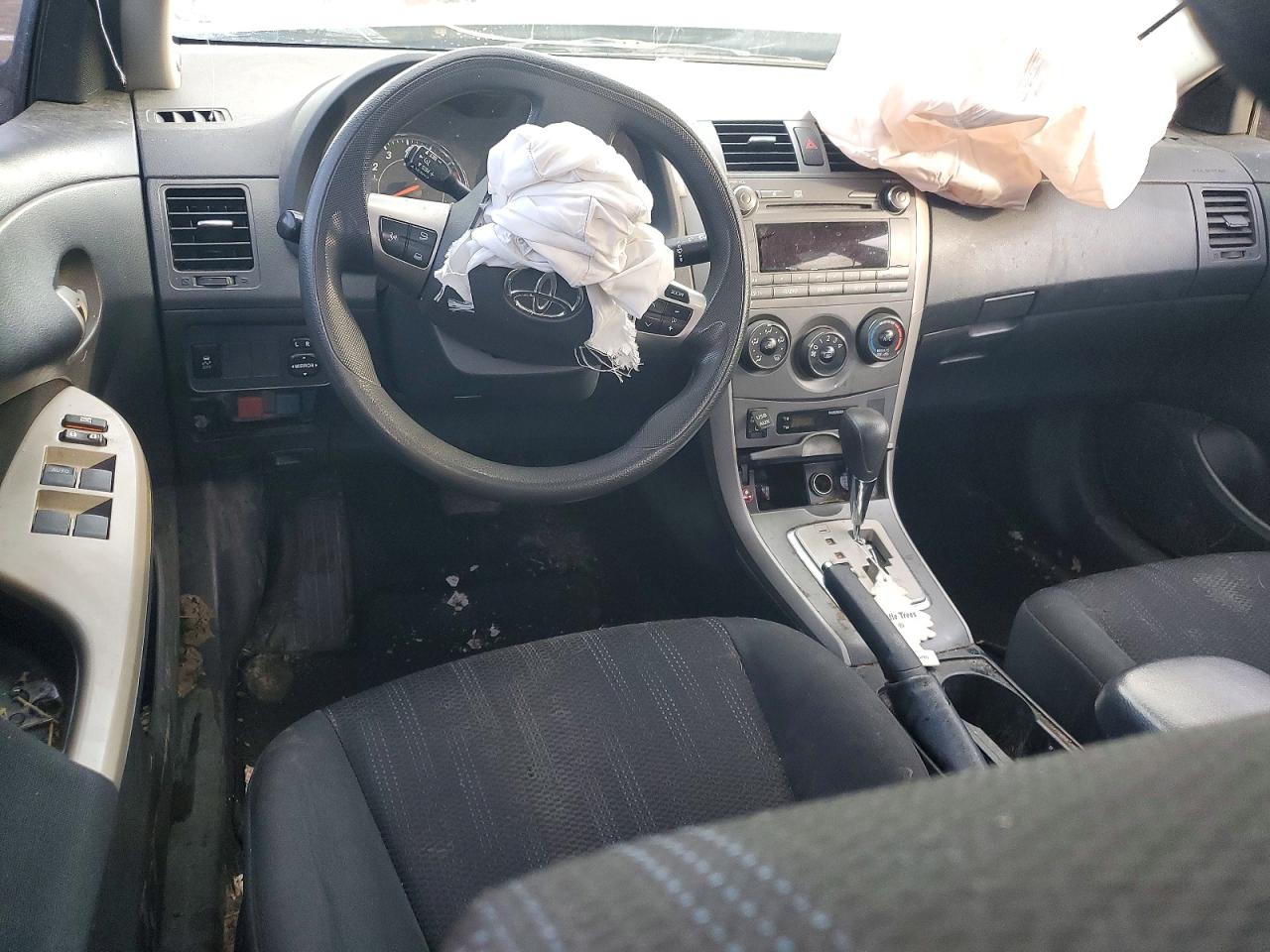2011 TOYOTA COROLLA BASE photo 8