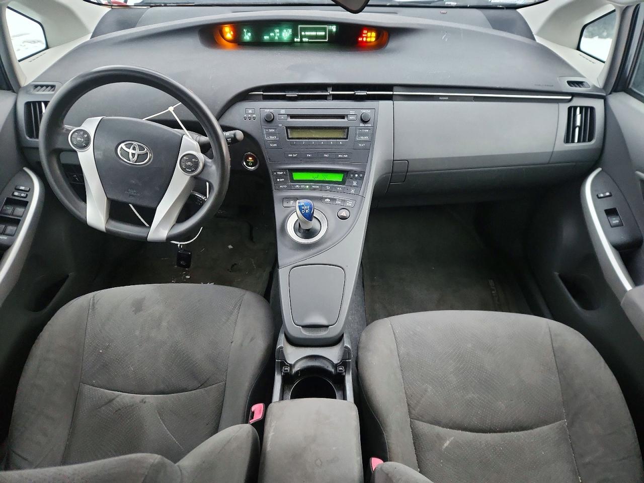 2011 TOYOTA PRIUS photo 8