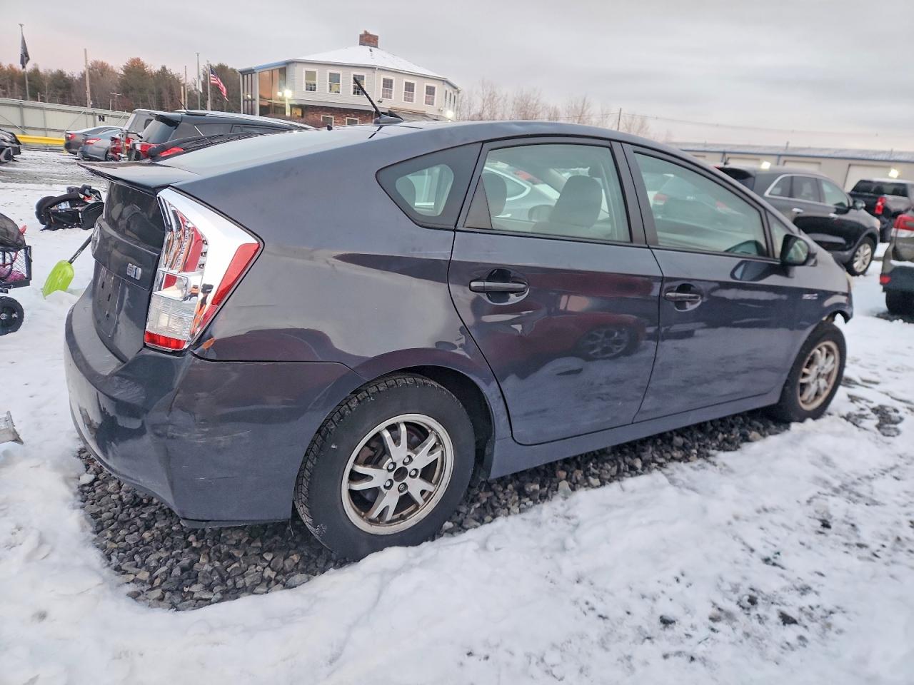 2011 TOYOTA PRIUS photo 3