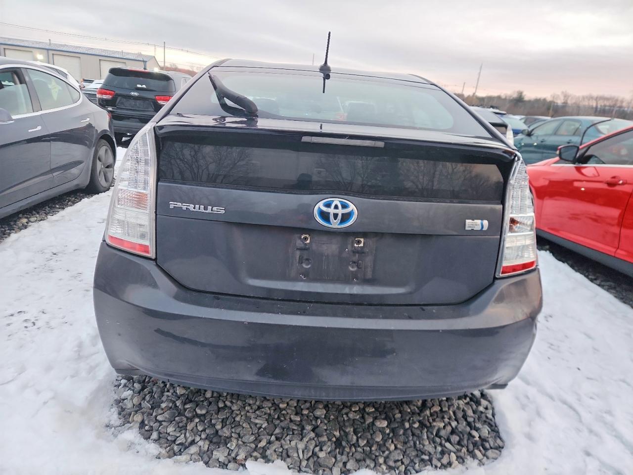 2011 TOYOTA PRIUS photo 6