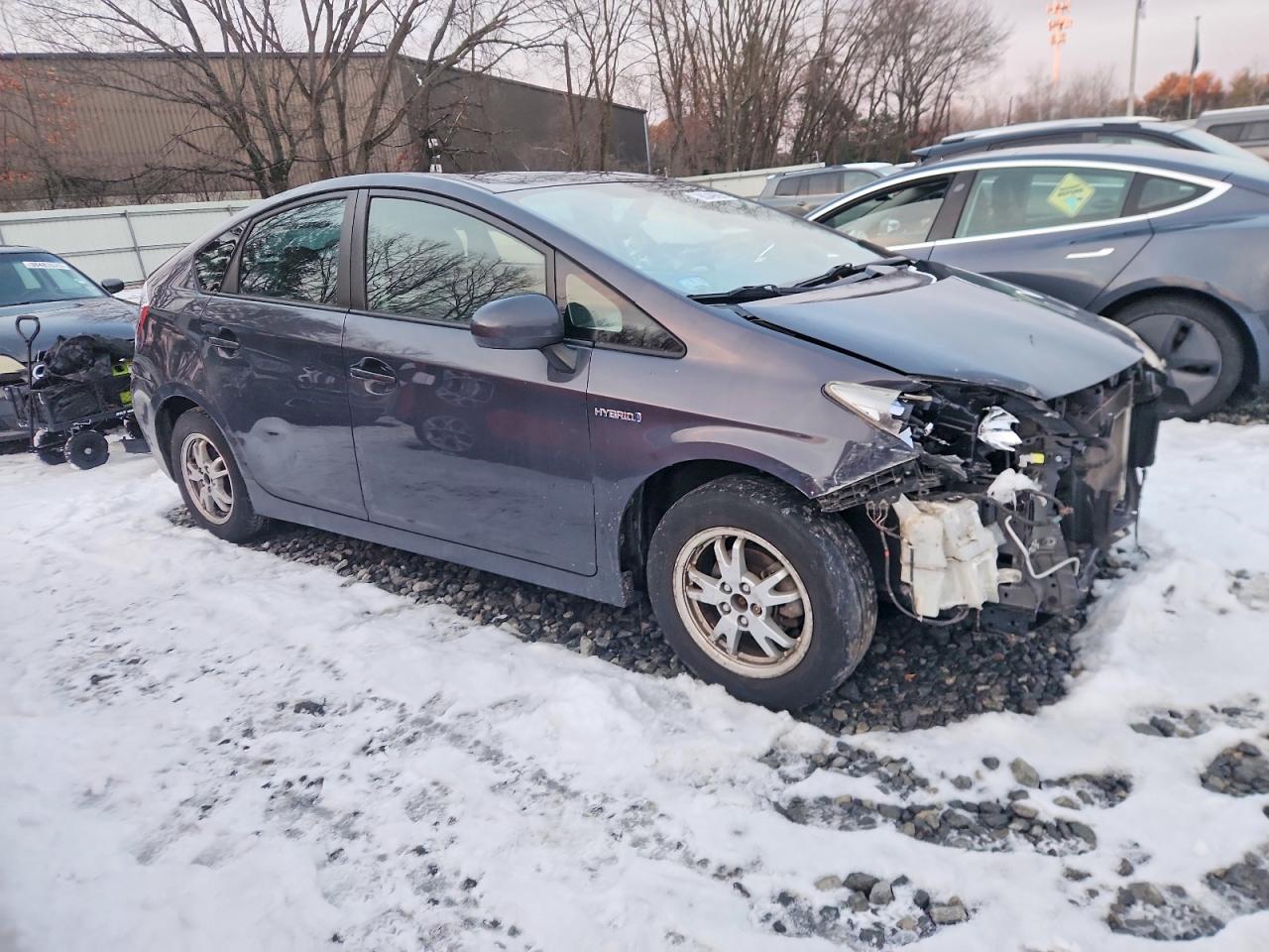 2011 TOYOTA PRIUS photo 4