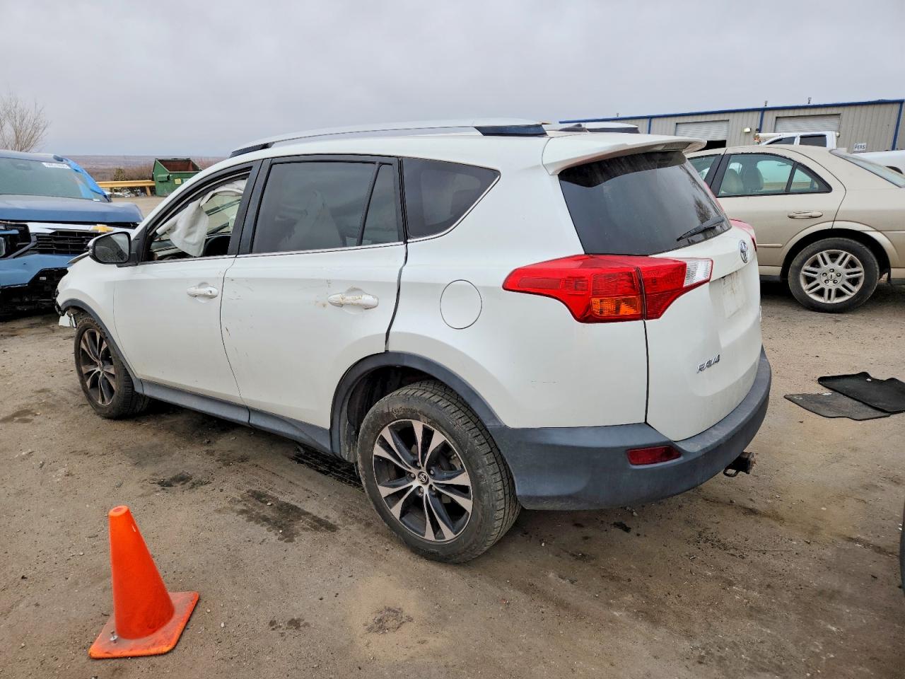 2015 TOYOTA RAV4 LIMITED photo 2