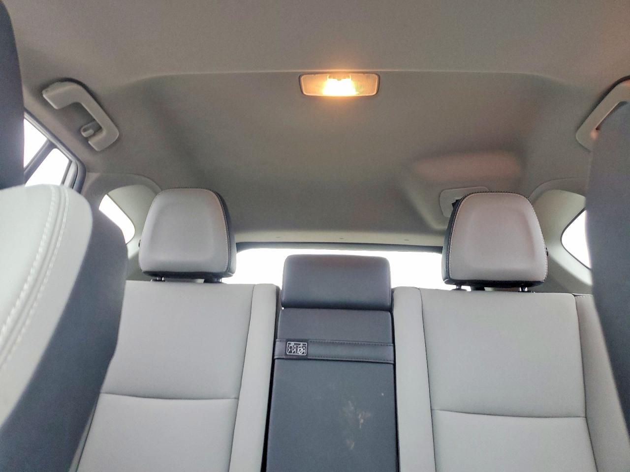 2018 TOYOTA RAV4 HV LIMITED photo 10