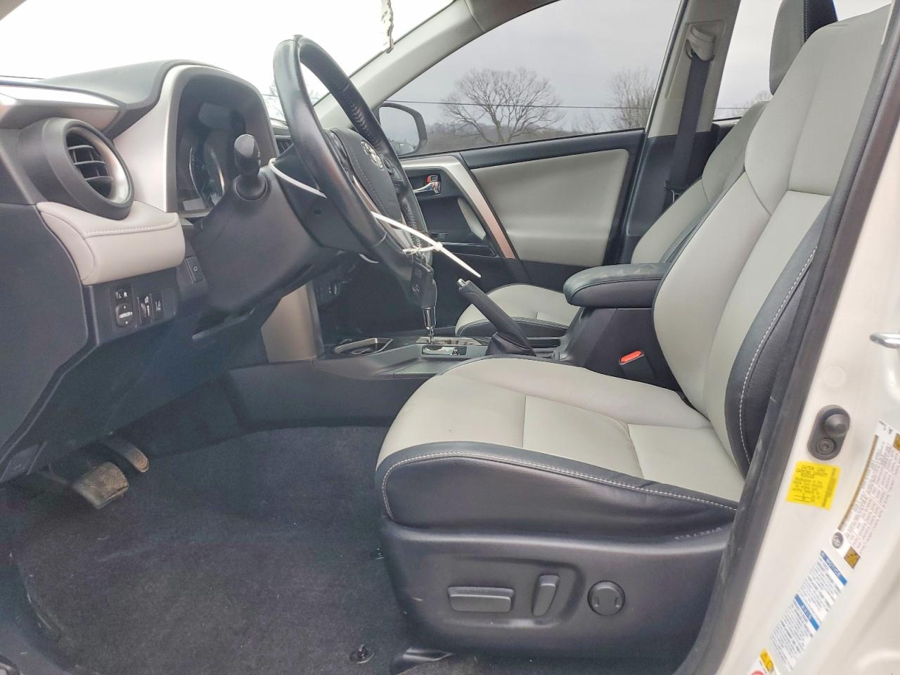 2018 TOYOTA RAV4 HV LIMITED photo 7