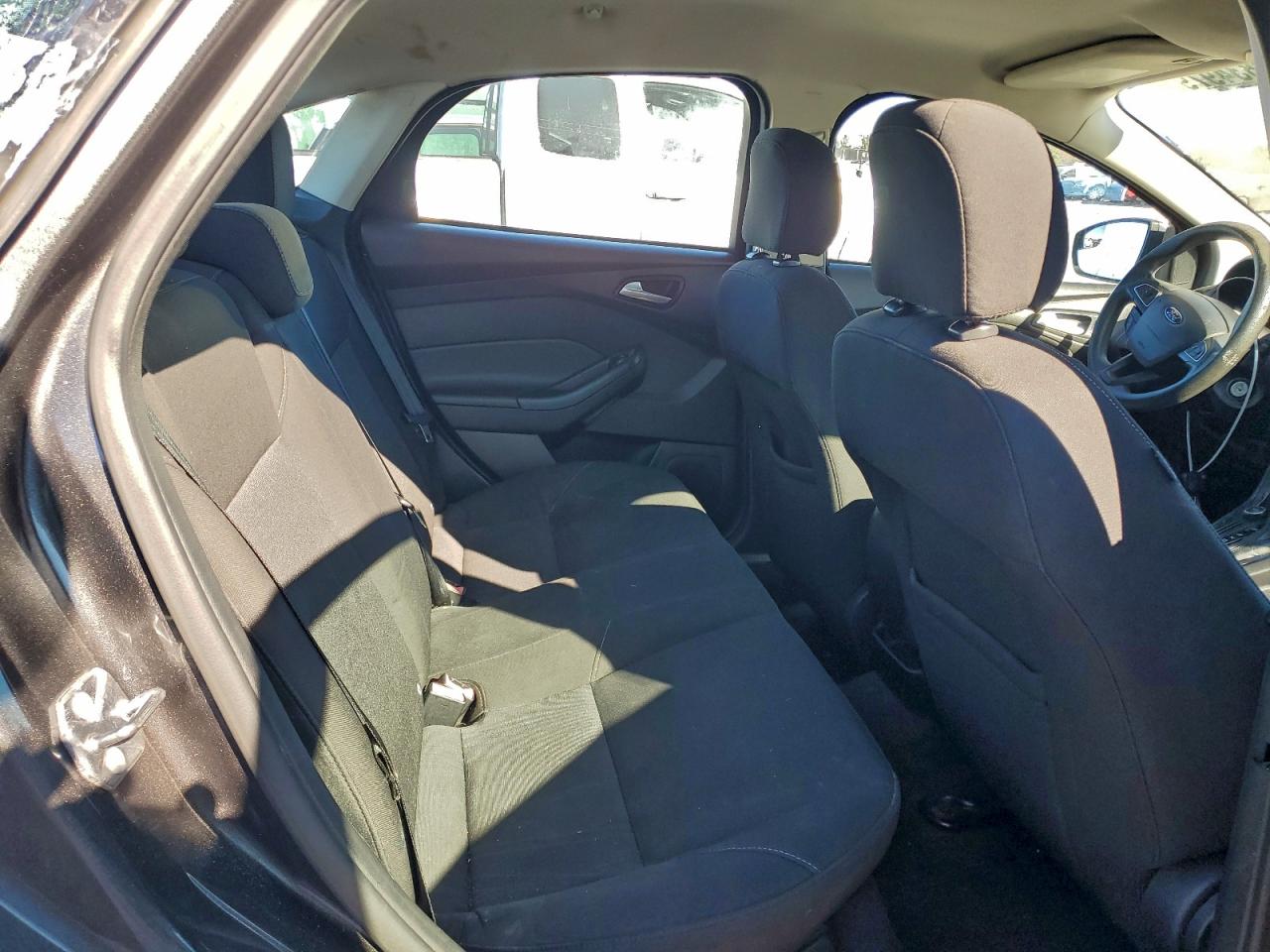 2015 FORD FOCUS SE photo 10