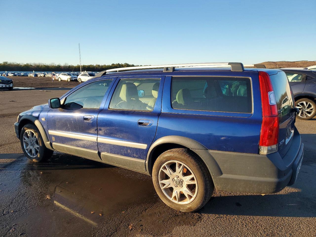 2006 VOLVO XC70 photo 2