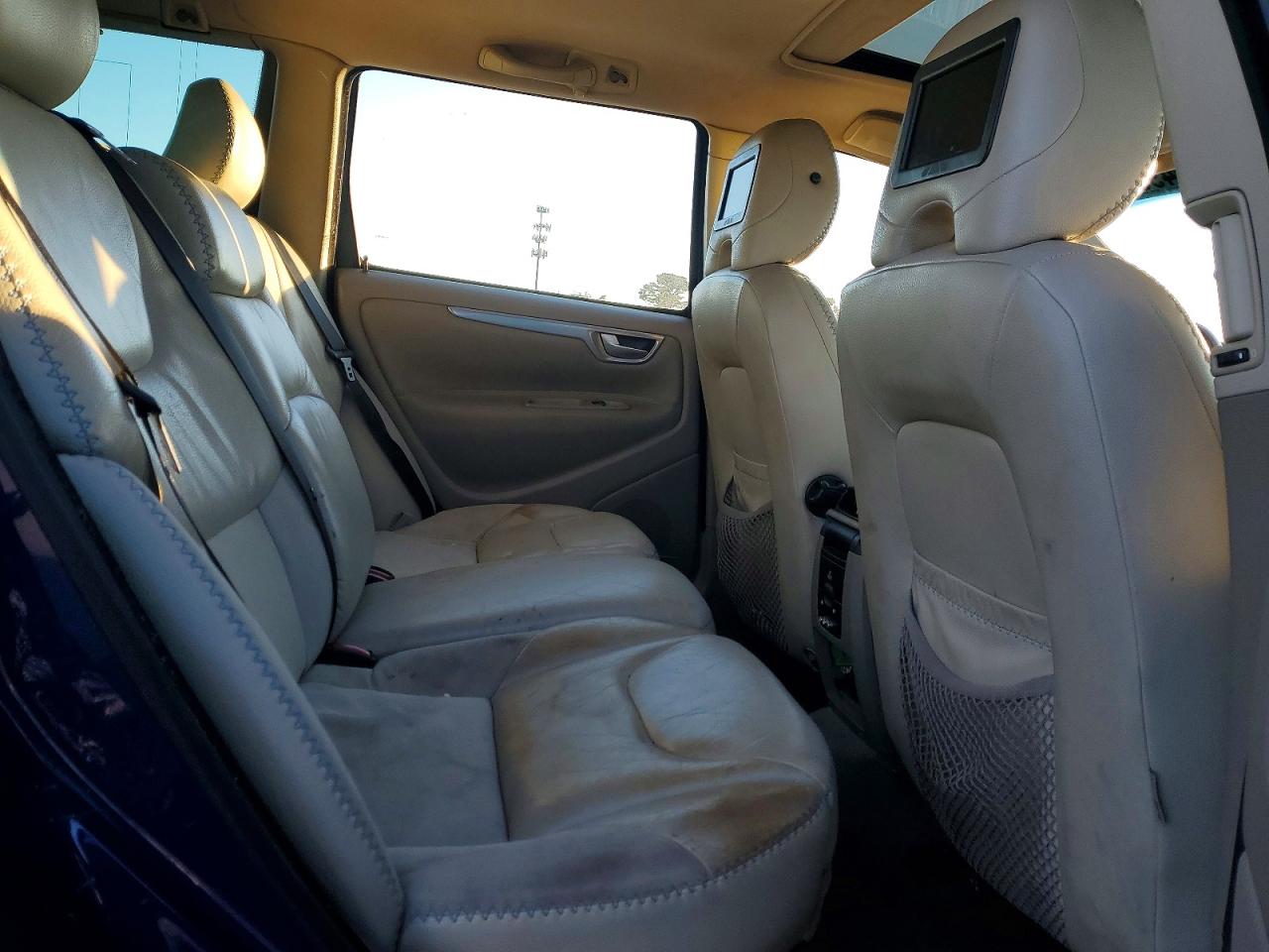 2006 VOLVO XC70 photo 10