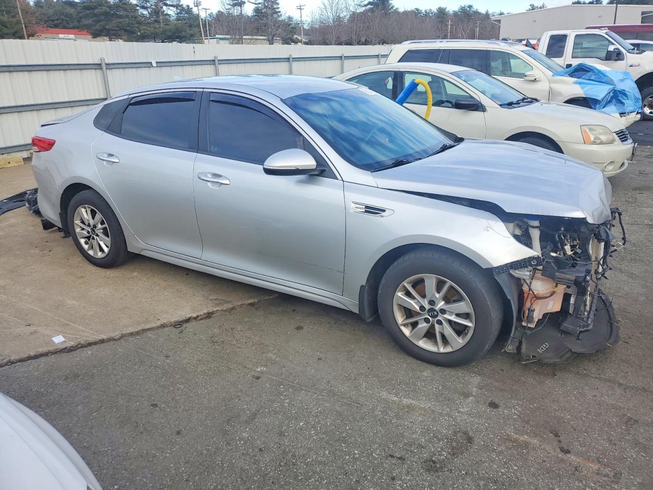 2017 KIA OPTIMA LX photo 4