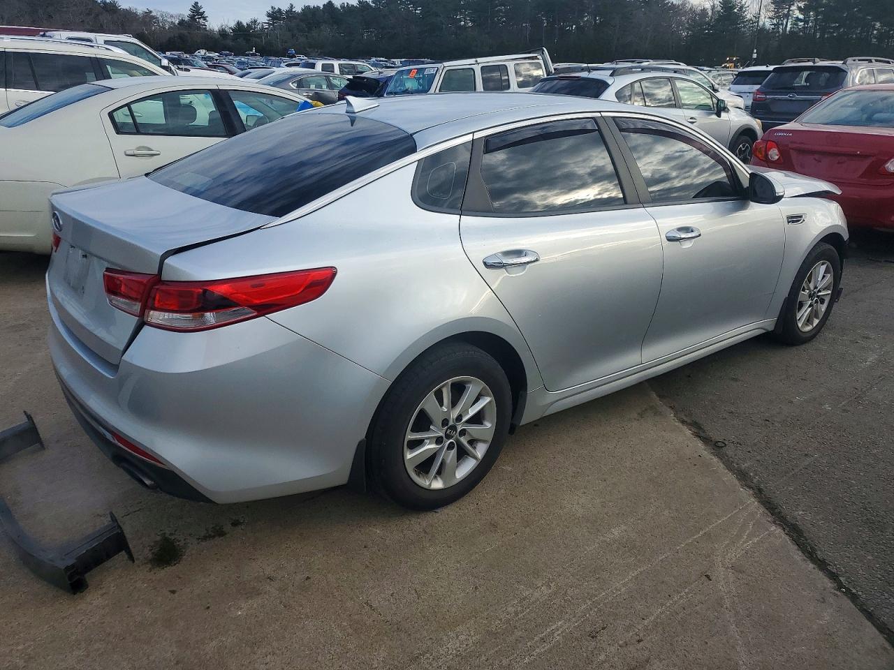 2017 KIA OPTIMA LX photo 3