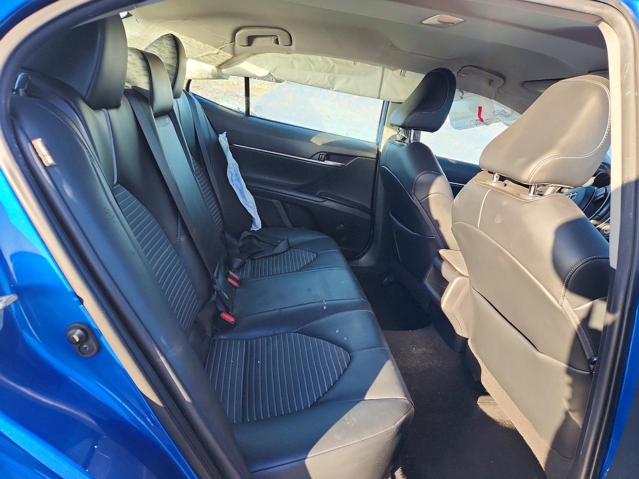 2020 TOYOTA CAMRY SE photo 10