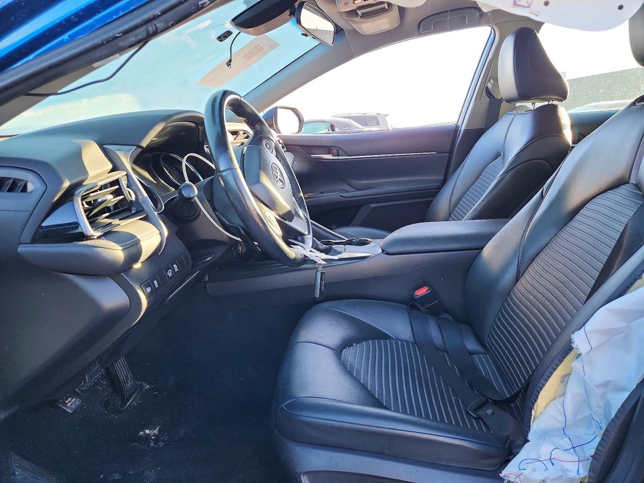 2020 TOYOTA CAMRY SE photo 7
