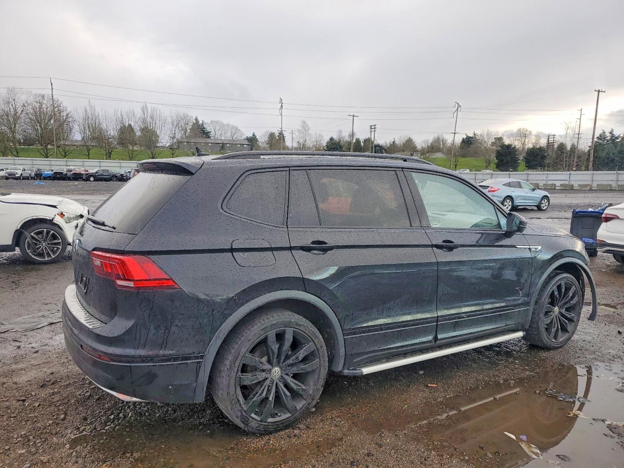 2021 VOLKSWAGEN TIGUAN SE photo 3