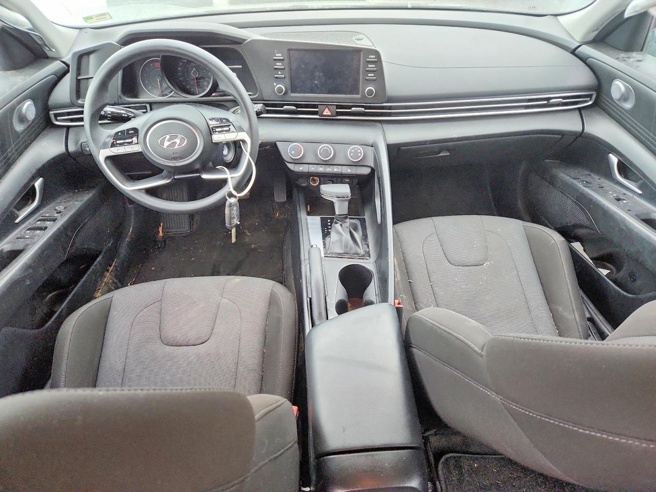 2022 HYUNDAI ELANTRA SEL photo 8