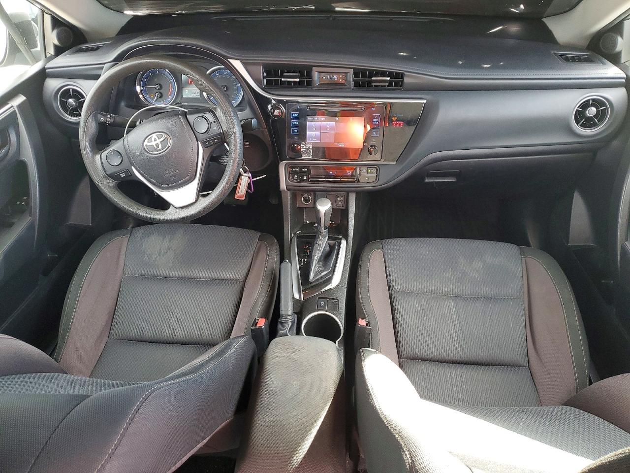2018 TOYOTA COROLLA L photo 8
