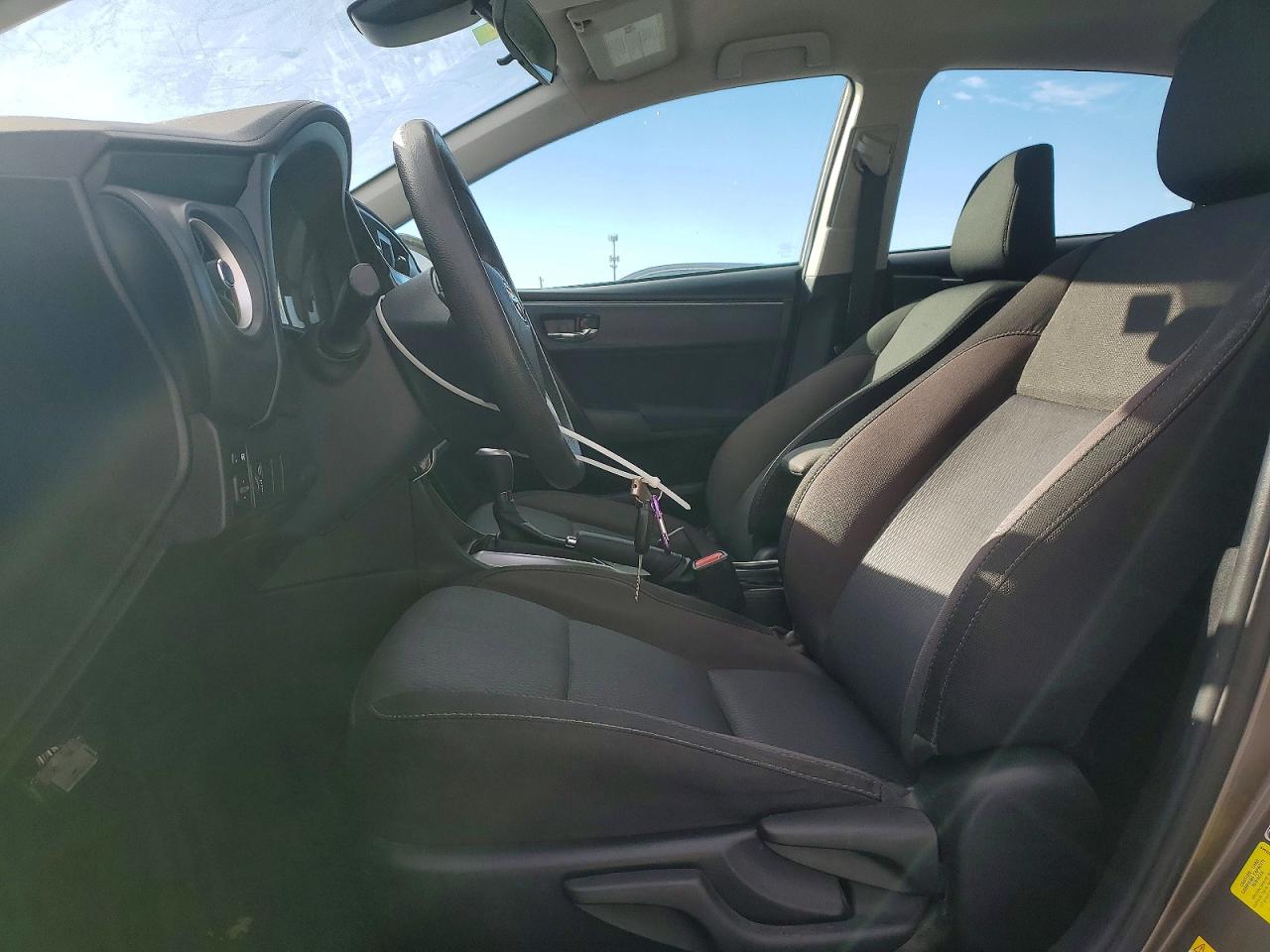 2018 TOYOTA COROLLA L photo 7