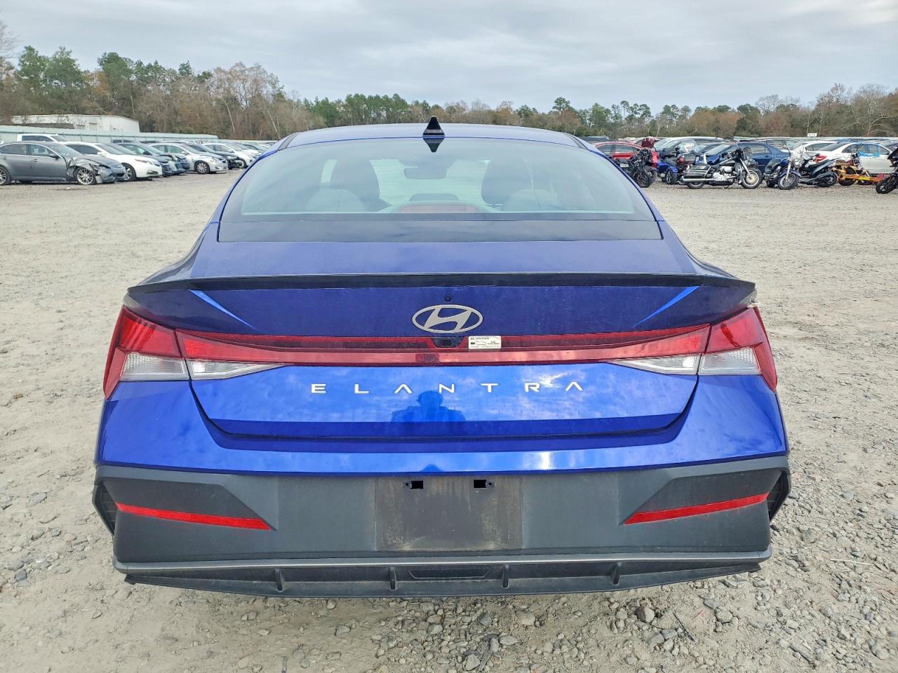 2025 HYUNDAI ELANTRA SEL SPORT photo 6