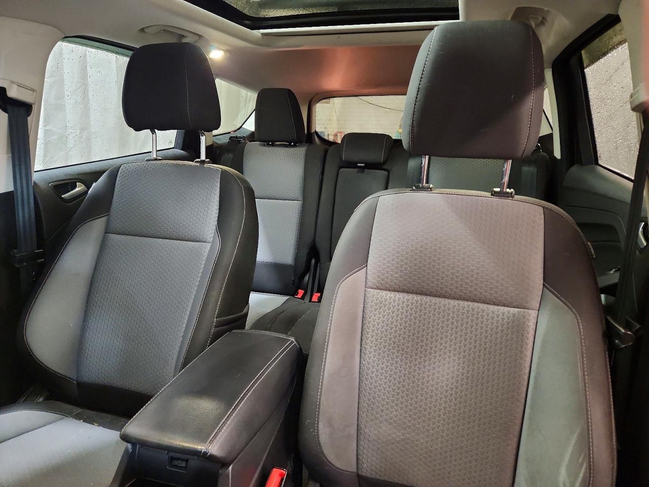 2017 FORD ESCAPE SE photo 10