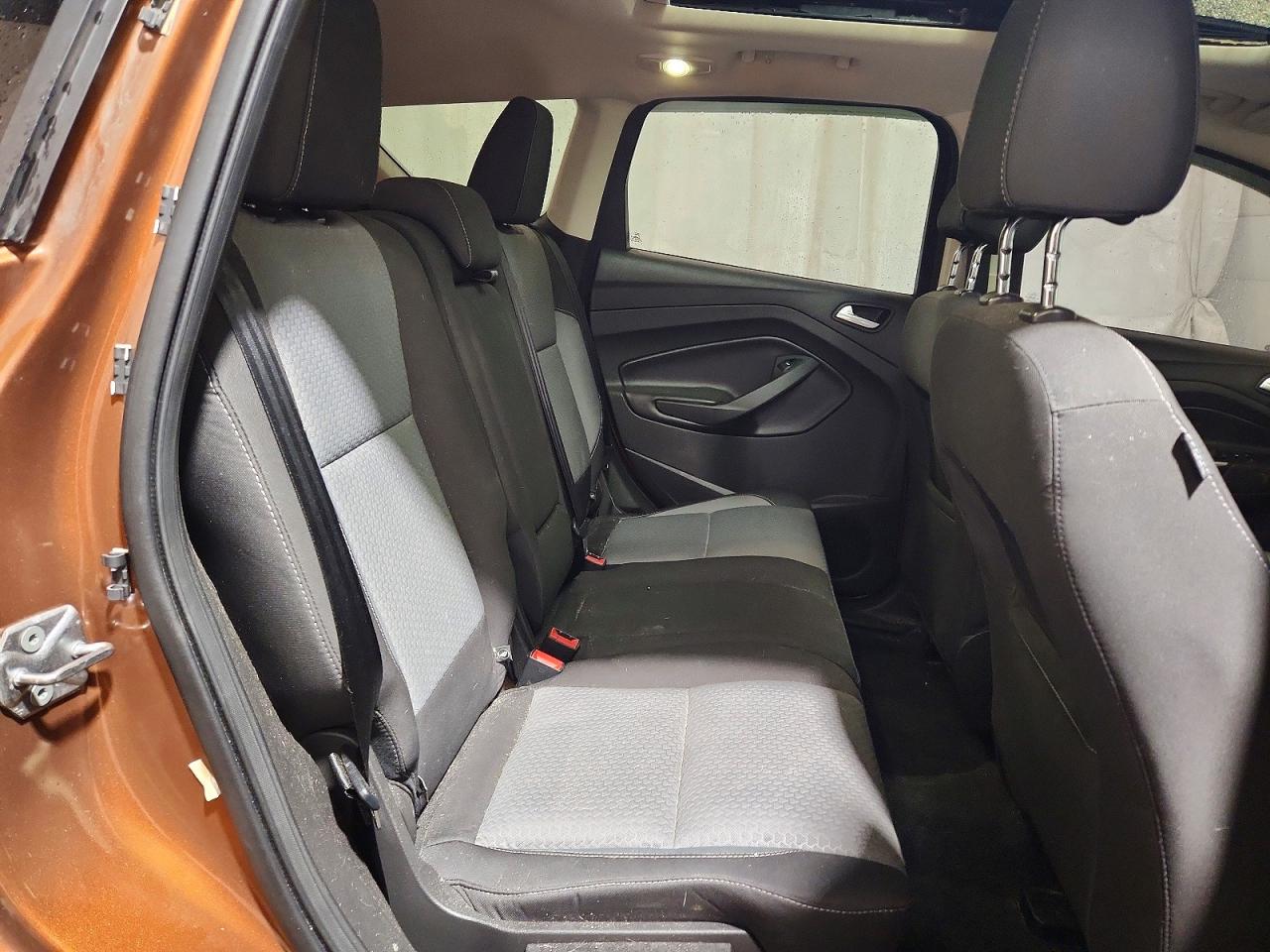 2017 FORD ESCAPE SE photo 11
