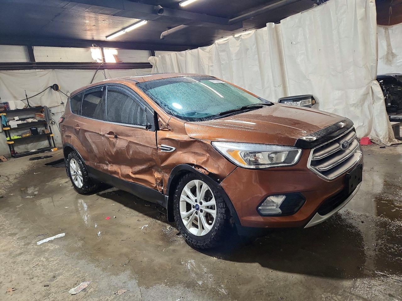 2017 FORD ESCAPE SE photo 4