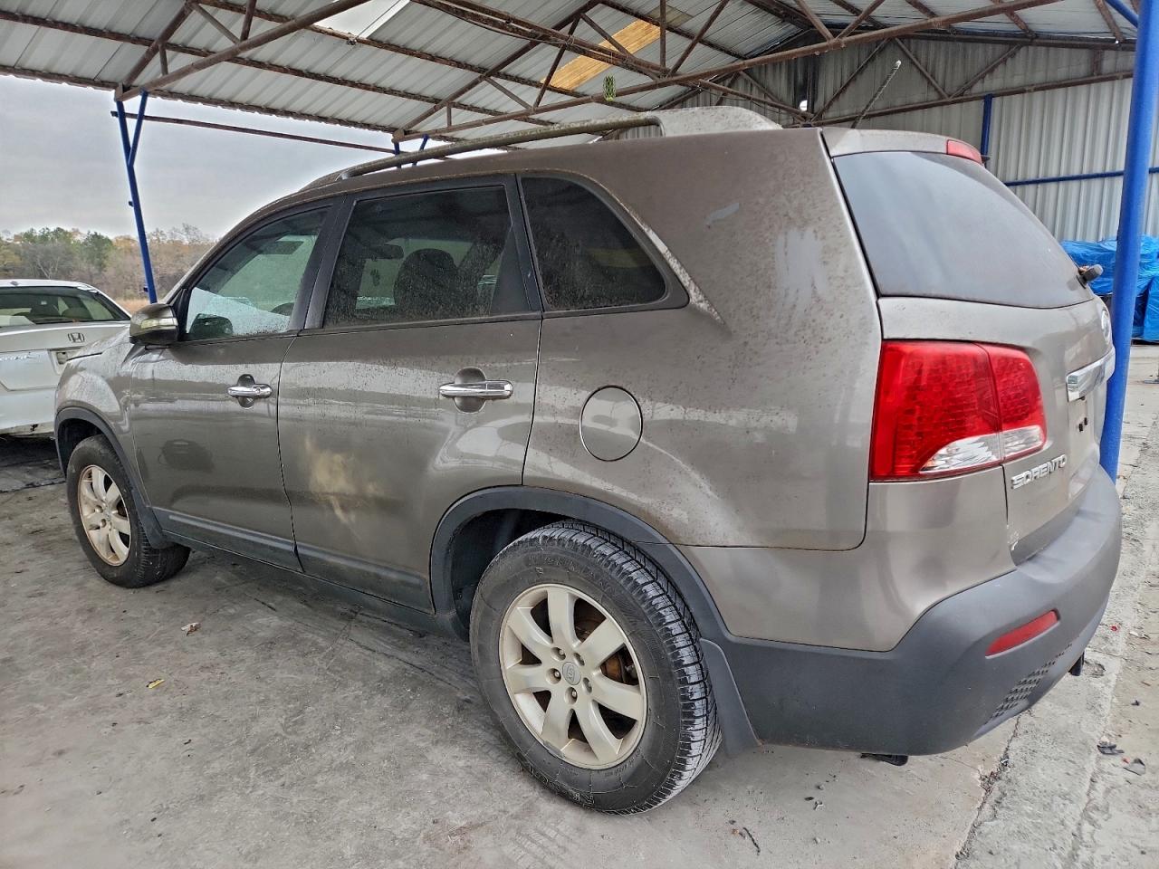 2011 KIA SORENTO BASE photo 2