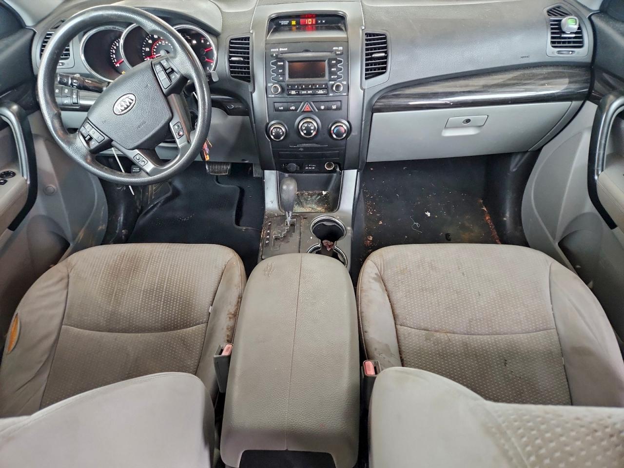 2011 KIA SORENTO BASE photo 8