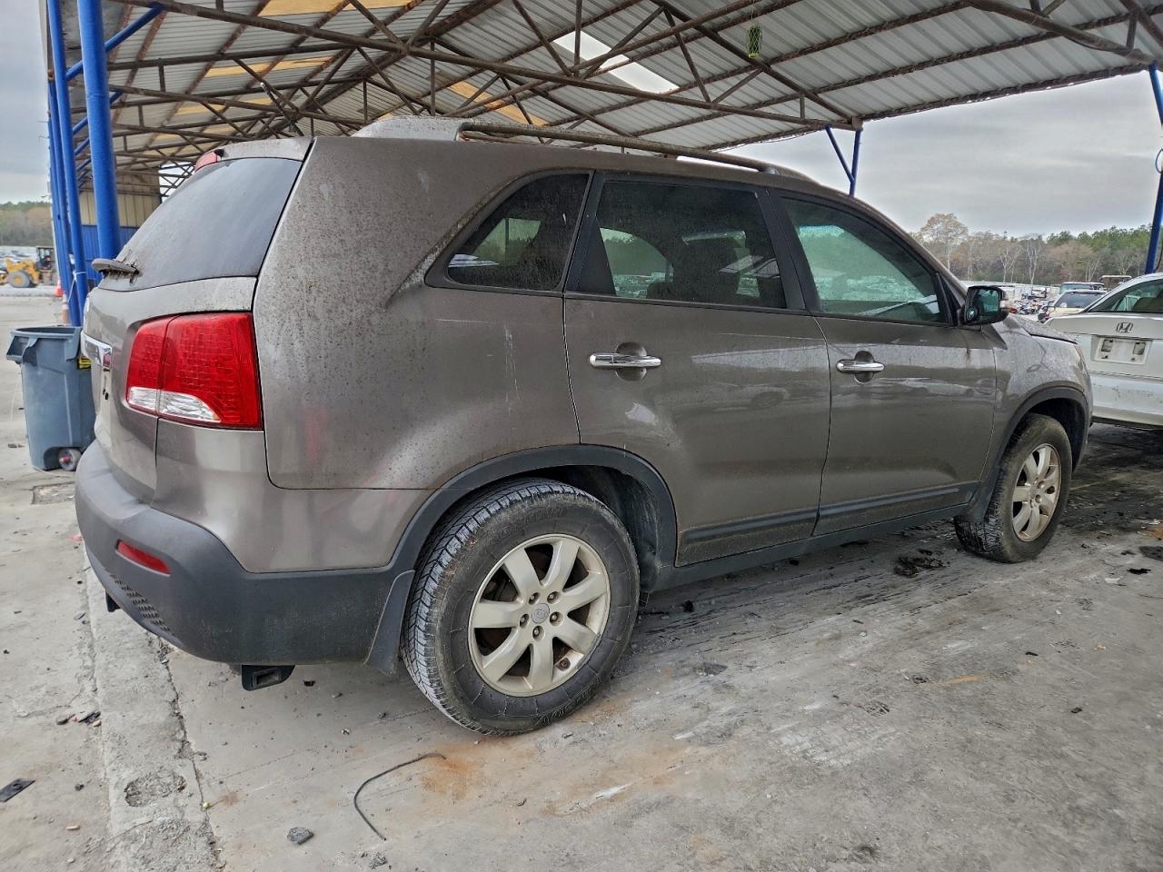 2011 KIA SORENTO BASE photo 3