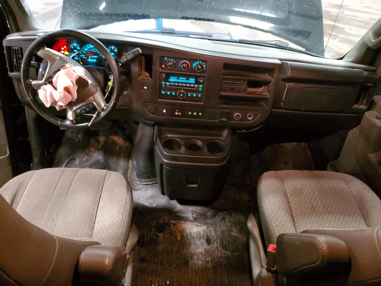 2017 GMC SAVANA G3500 photo 8