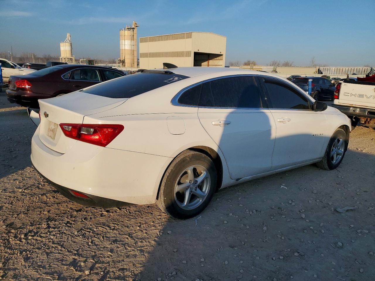 2018 CHEVROLET MALIBU LS photo 3