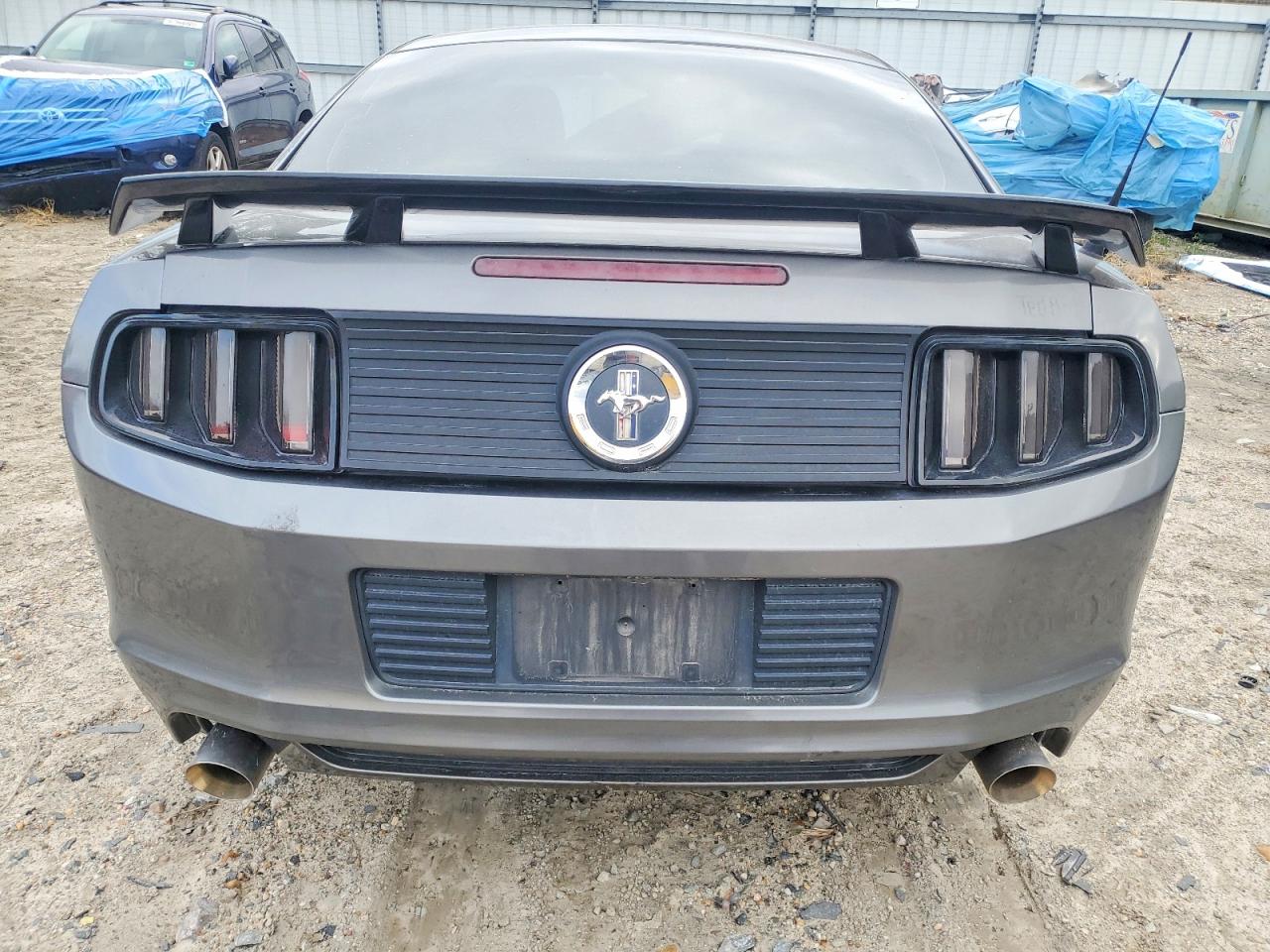 2013 FORD MUSTANG photo 6