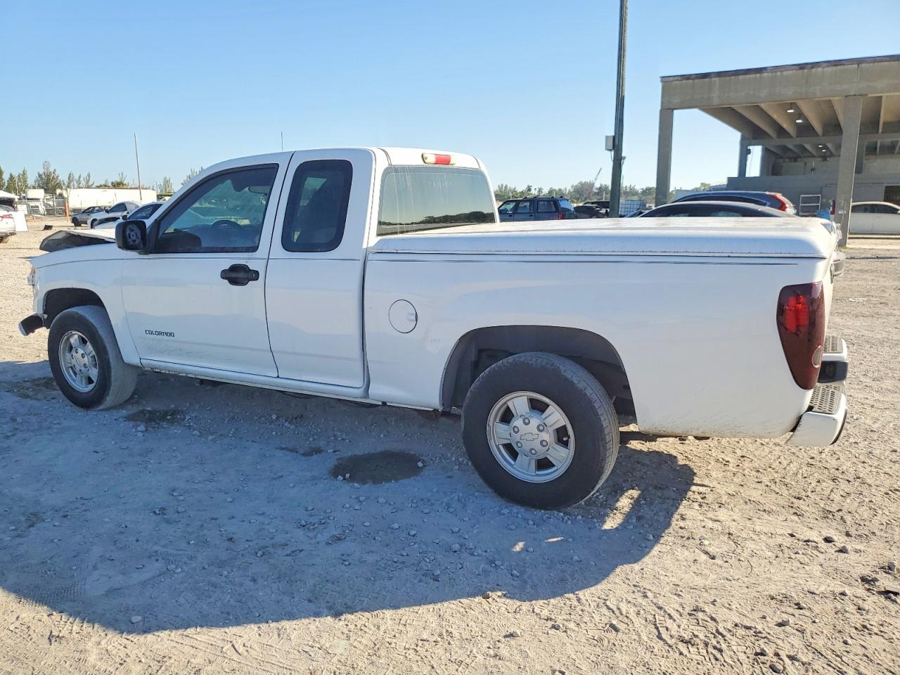 2005 CHEVROLET COLORADO photo 2
