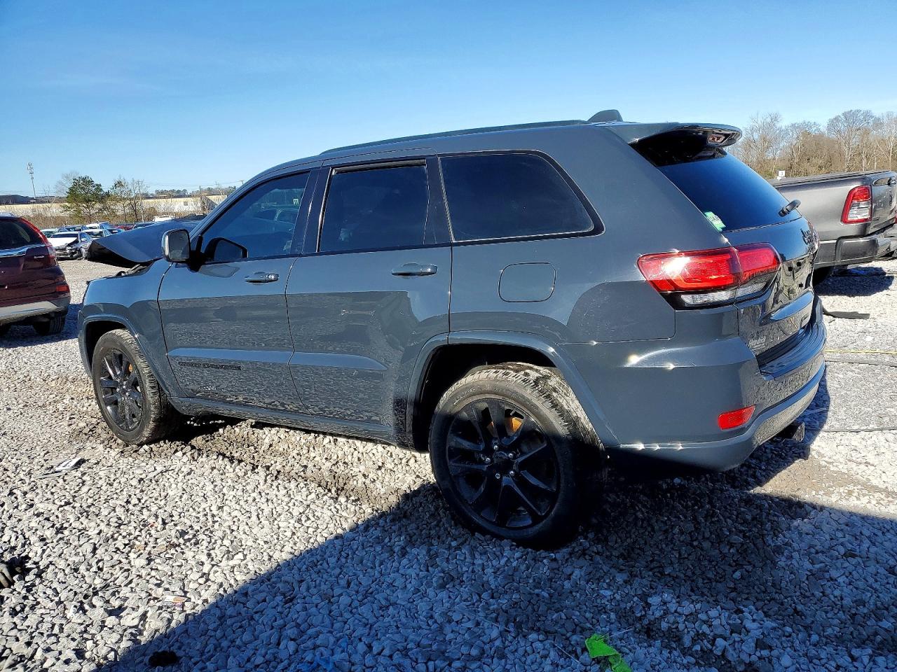 2018 JEEP GRAND CHEROKEE LAREDO photo 2
