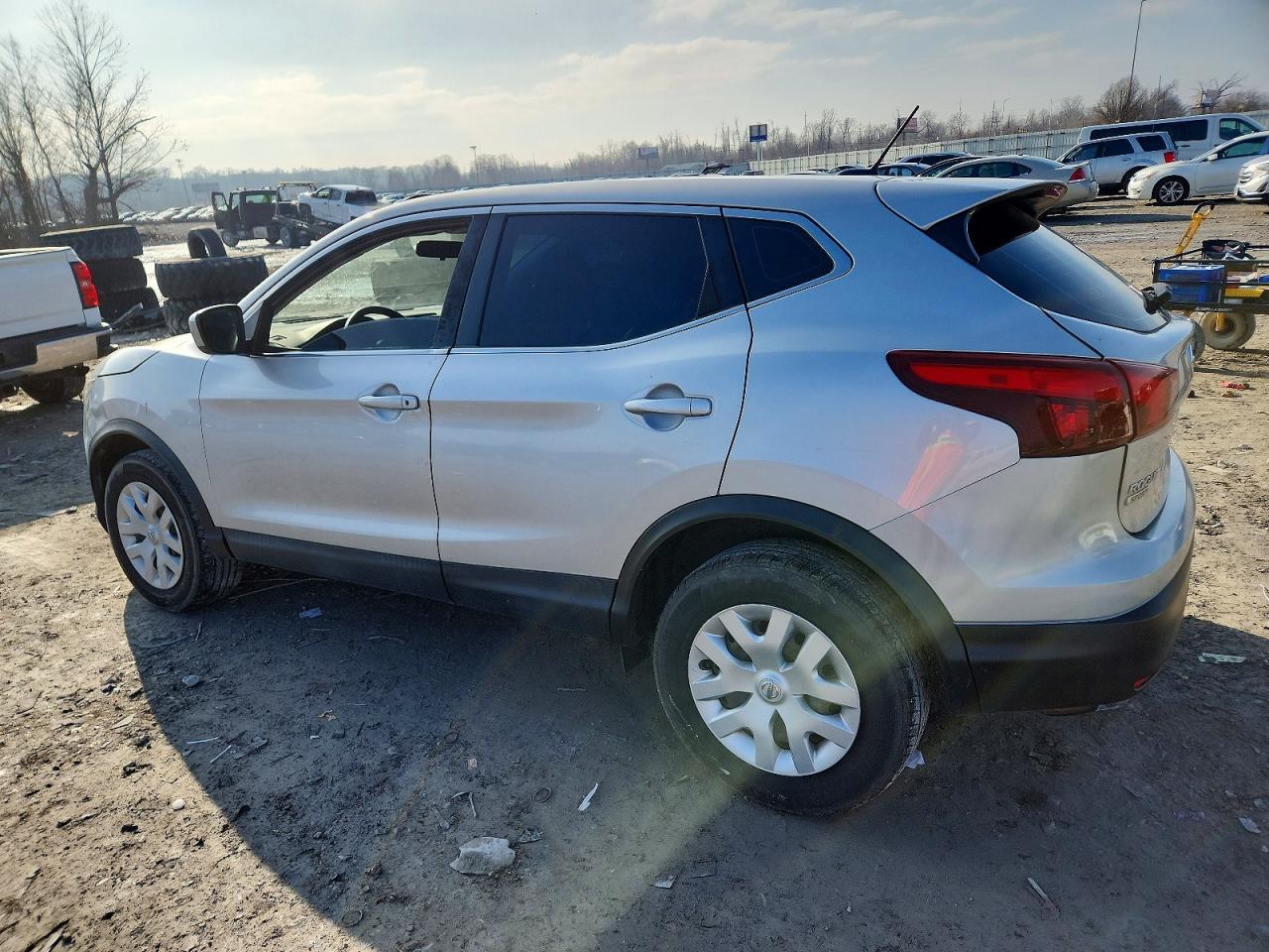 2019 NISSAN ROGUE SPORT S photo 2