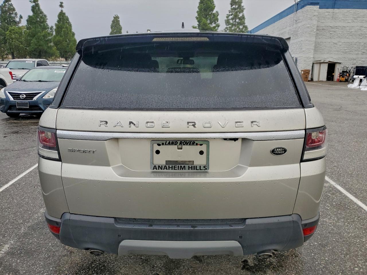2016 LAND ROVER RANGE ROVER SPORT SE photo 6
