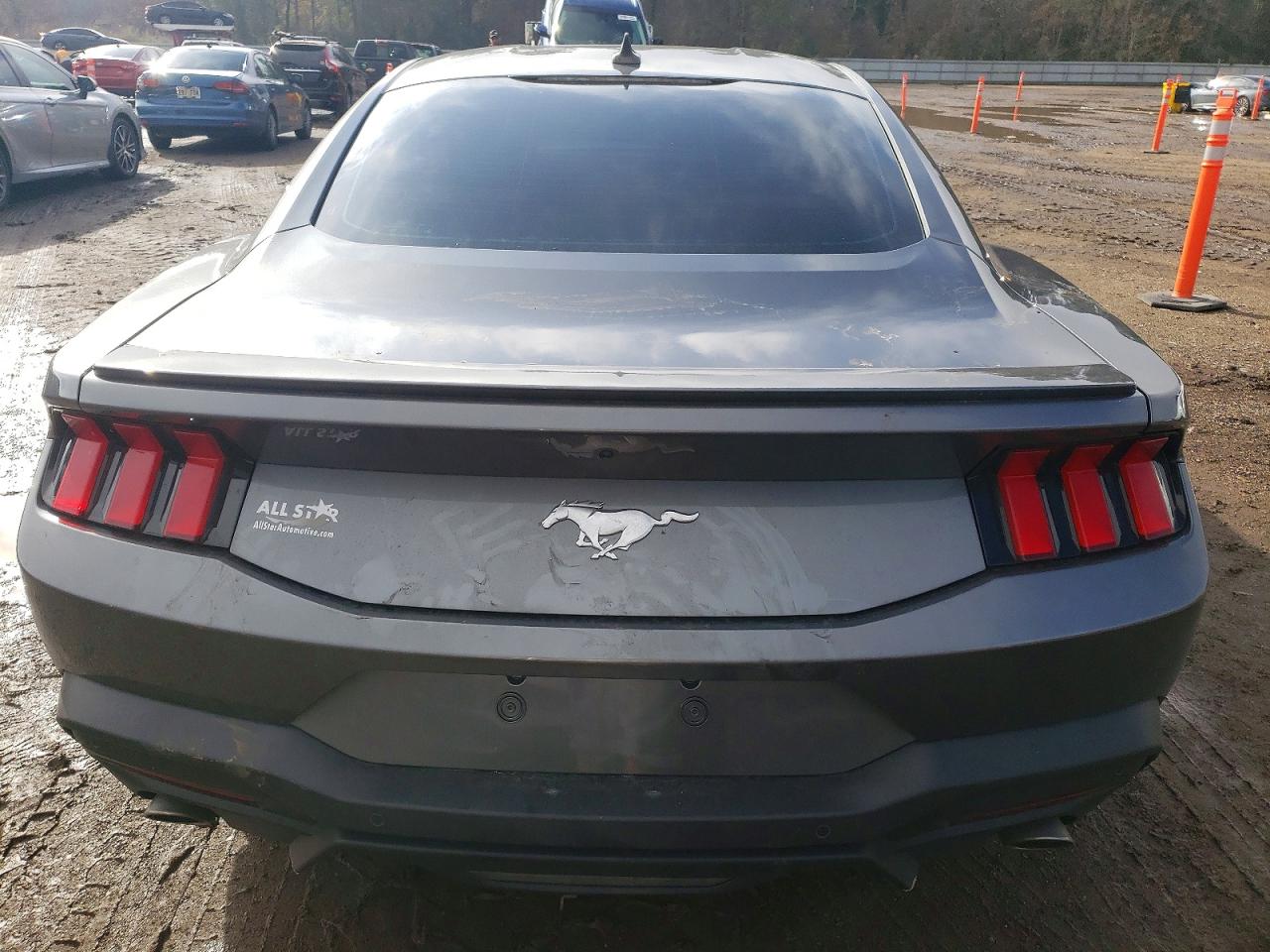 2025 FORD MUSTANG photo 6