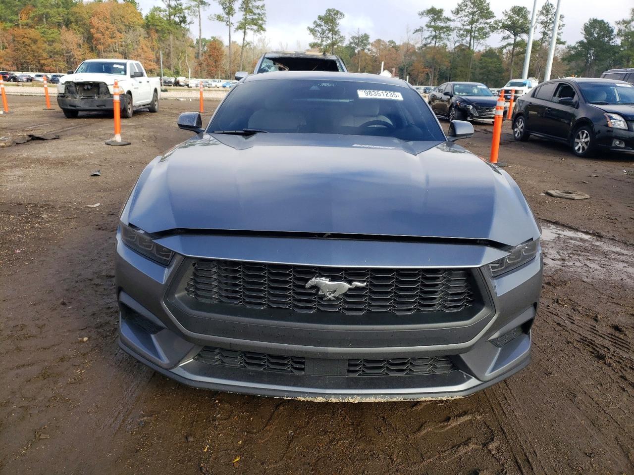 2025 FORD MUSTANG photo 5