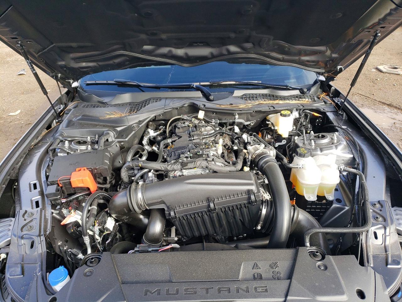2025 FORD MUSTANG photo 11