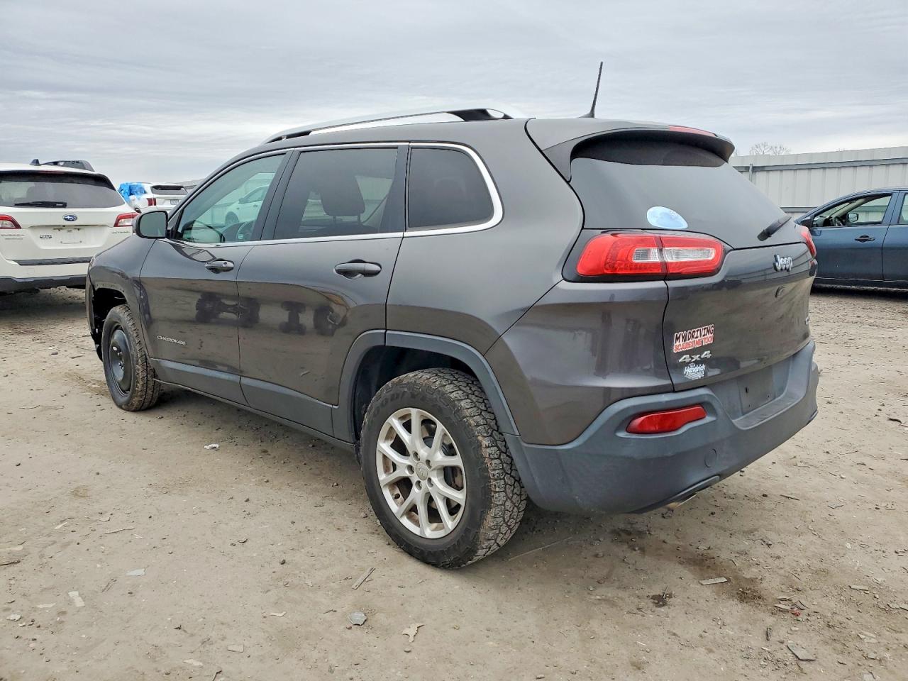 2017 JEEP CHEROKEE LATITUDE photo 2