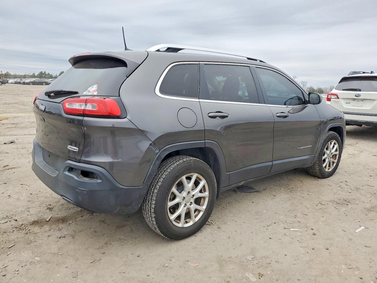 2017 JEEP CHEROKEE LATITUDE photo 3