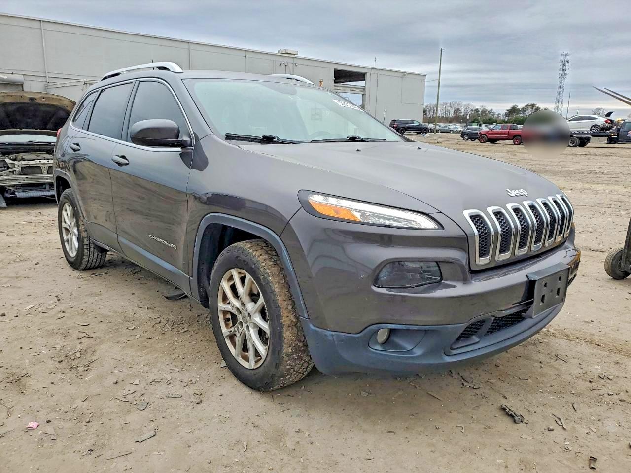 2017 JEEP CHEROKEE LATITUDE photo 4