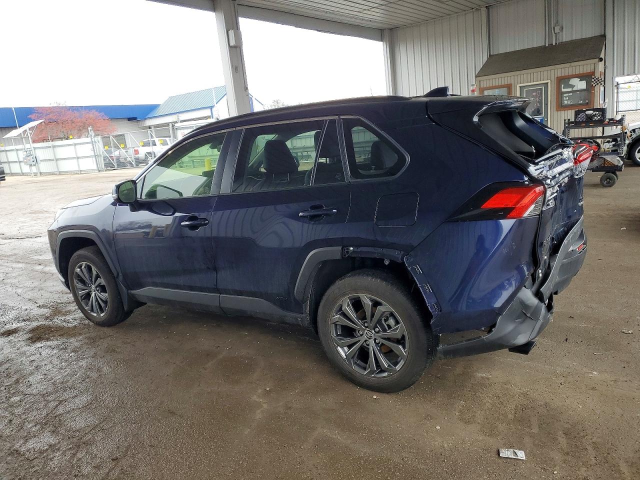 2025 TOYOTA RAV4 XLE PREMIUM photo 2