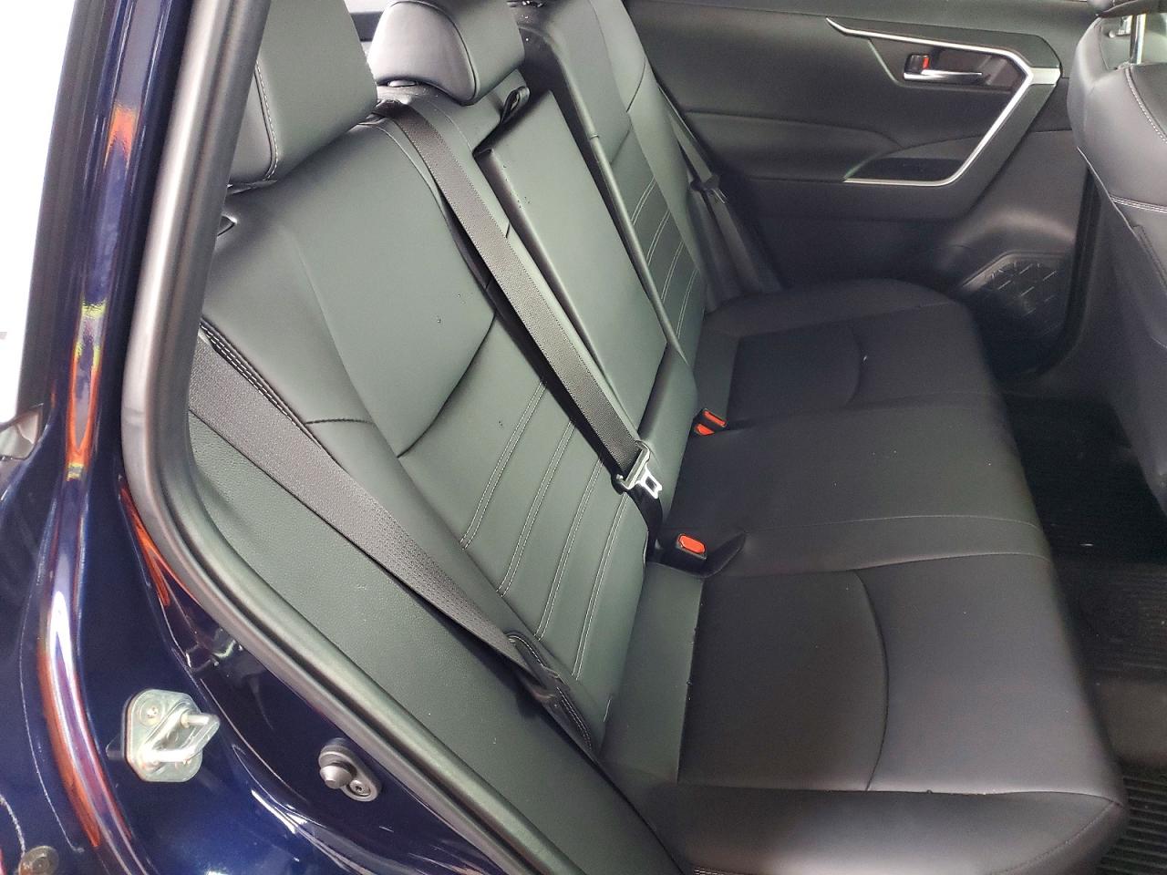 2025 TOYOTA RAV4 XLE PREMIUM photo 11