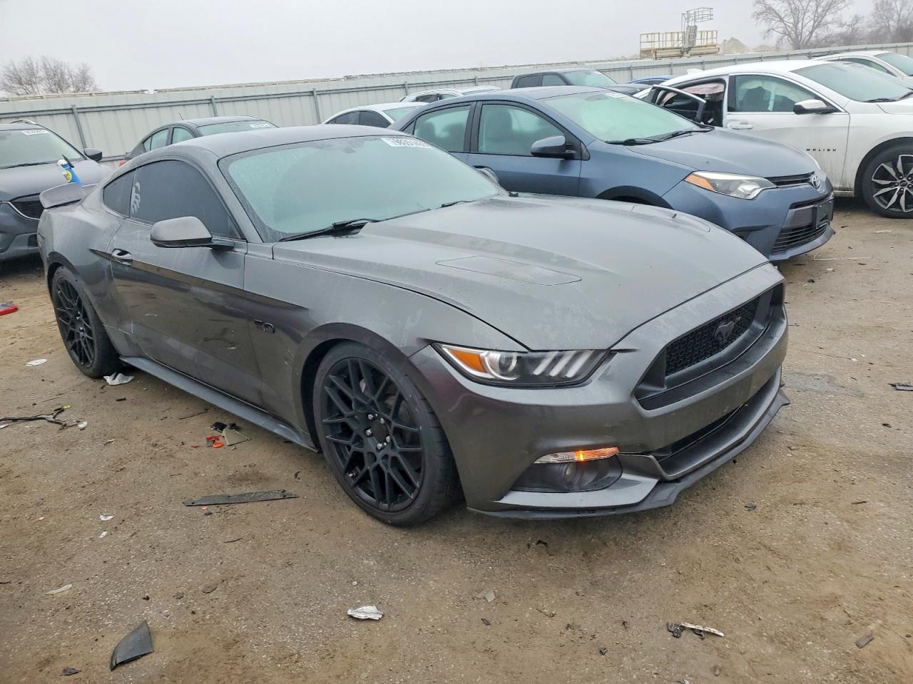 2017 FORD MUSTANG GT photo 4
